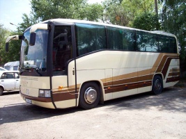 Автобус Mercedes 404 с водителем